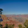 Der Grand Canyon ist etwa 450 km lang (davon liegen 350 km innerhalb des Nationalparks), zwischen 6 und 30 km breit und bis zu 1800 m tief